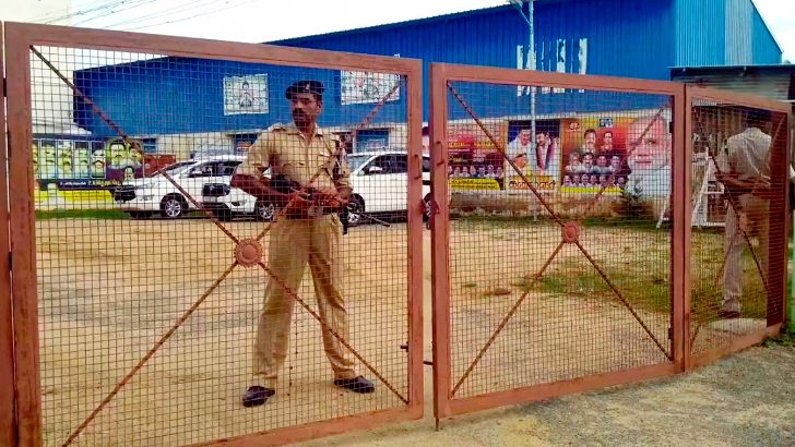 https://www.salarnews.in/public/uploads/images/newsimages/maannewsimage16082025_151005_Raids on Periyasamy.jpg